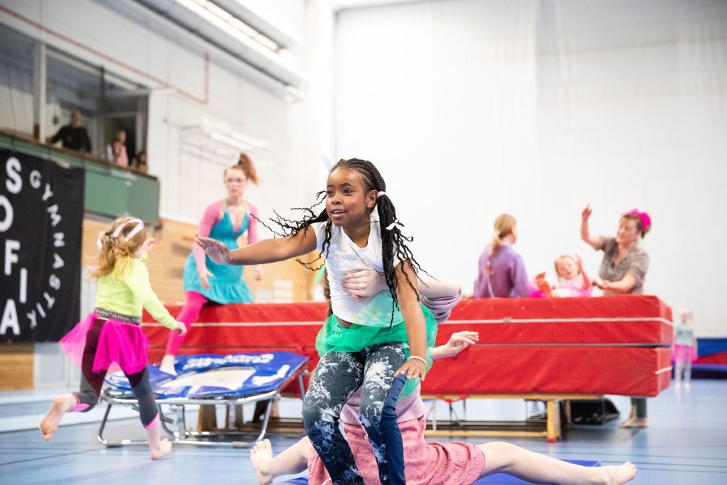 Gymnaster på uppvisning. Foto: Caisa Rasmussen